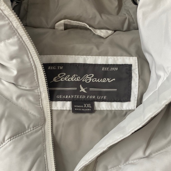 Eddie Bauer XXL Women's White Quilted Vest with Faux Fur Trim - Picture 2 of 12